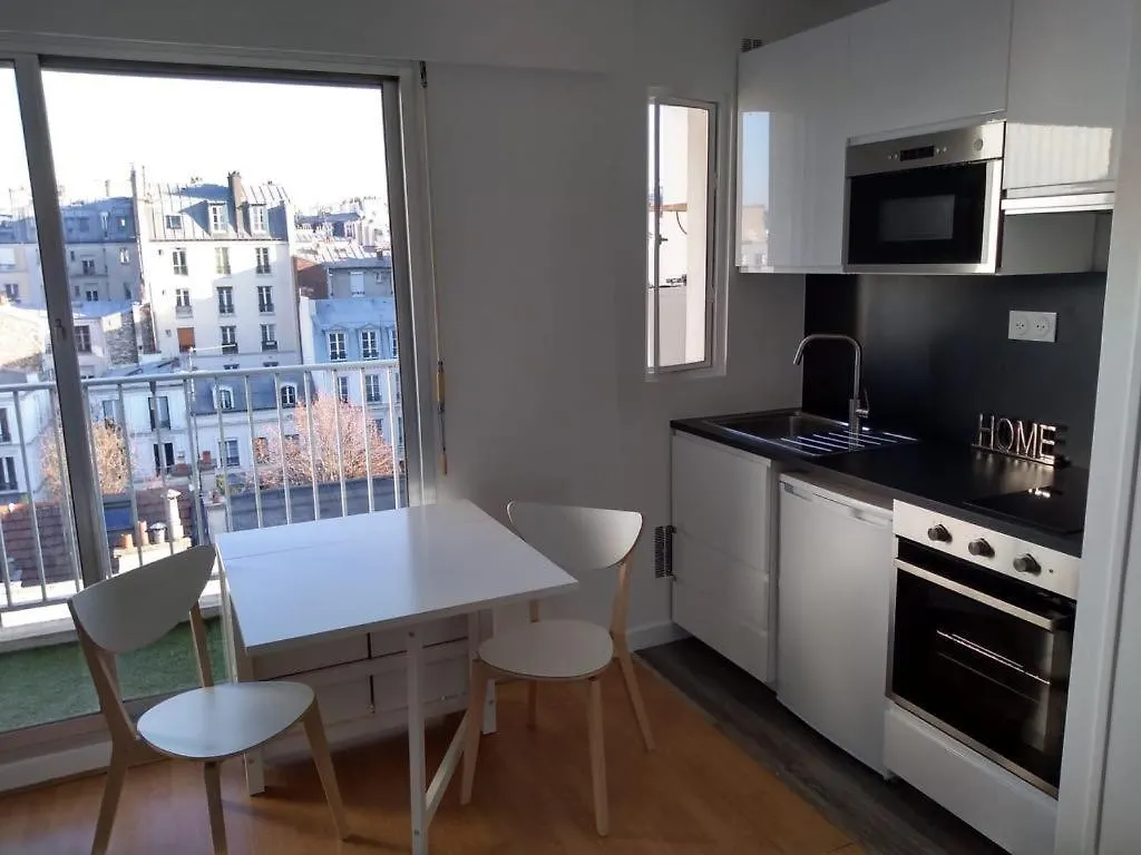 Apartment Studio Beau Et Calme Avec Vue Sur Sacre-coeur ! Paris